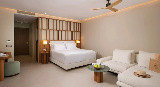Трёхместный люкс Royal Pearl Island Chios Hotel & Spa