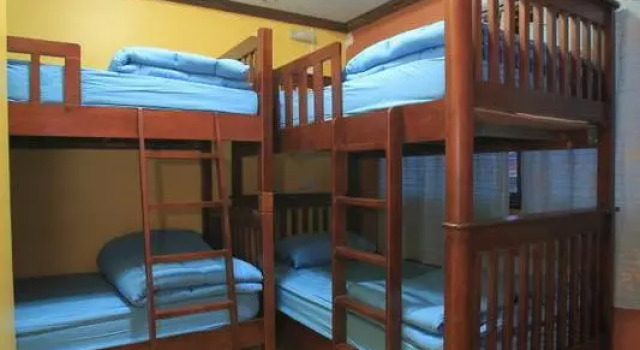 Кровать в общем номере Baan Smile Hostel