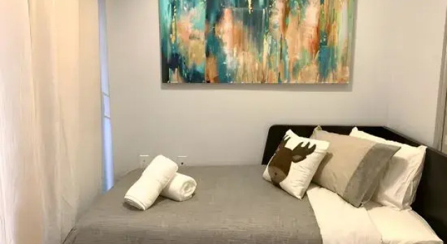 Люкс Standard Yorkville Bloor Suites- 2 minutes walk to Transit