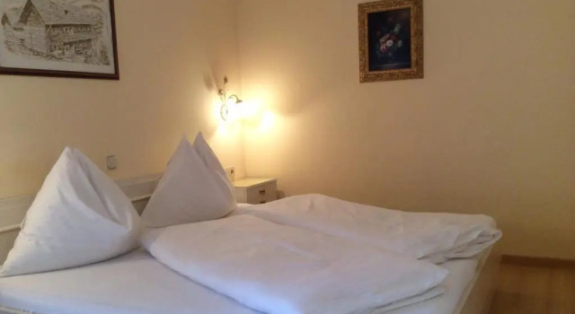Ferienhaus Emberger, Rezerwuj Hotel Hotele w Salzburg z parkingiem, Parking