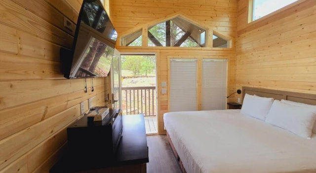 Luxury Cabin with Forest View 7B