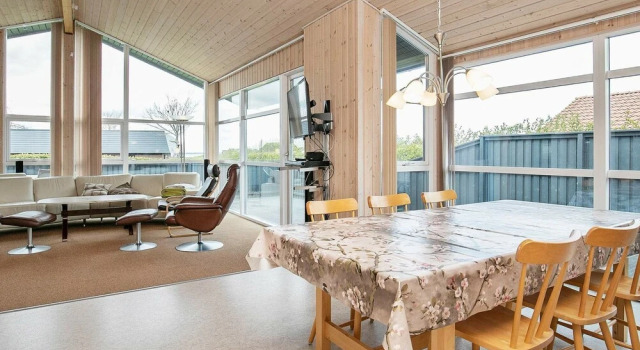 Peaceful Holiday Home in Vinderup With Large Terrace, Réserver Maison de vacances Cottages à Vestjylland, Cottage
