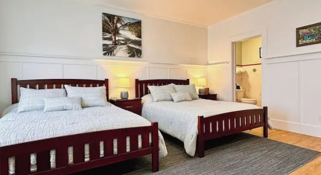 Четырёхместный номер Classic с видом на парк Hilo Town Inn