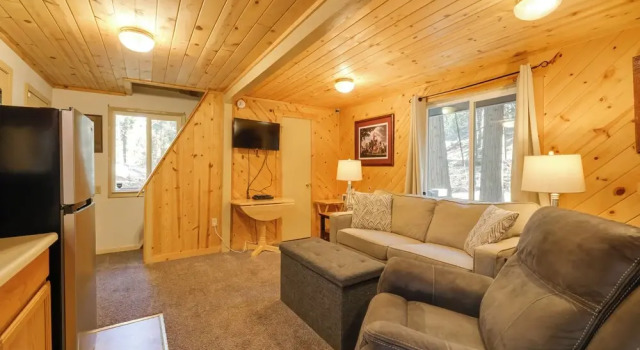 Hike, Ski & Sip: Arnold Cabin 4 Mi to State Park!, Забронировать Дом для отпуска Арнольд штат Калифорния