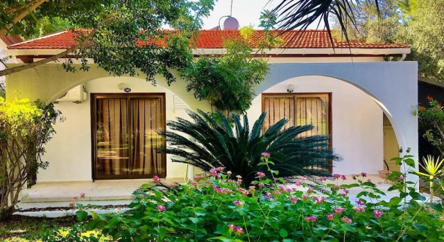 Трёхместный номер Standard с балконом Bare Hill Holiday Village