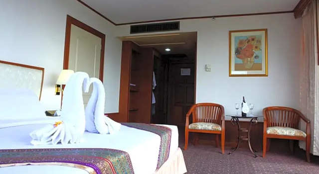 Люкс Wattana Park Hotel