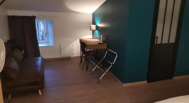 Полулюкс Logis Le Relais du Chapeau Rouge