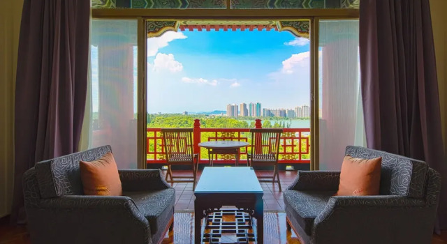 Номер Standard с балконом и с видом на озеро The Grand Hotel Kaohsiung