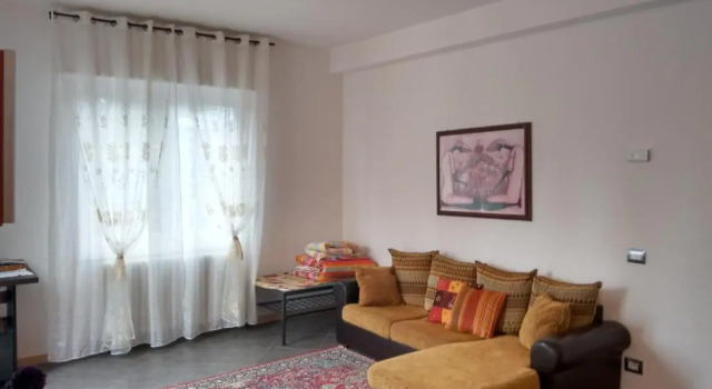 Gardens House, Book Hotel Perledo Como