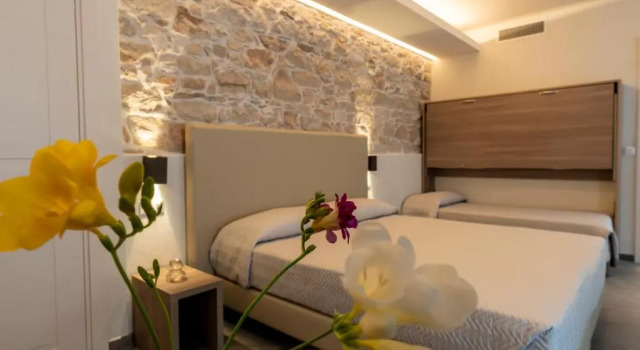 Четырёхместный номер Deluxe Goloritzè Room and Breakfast