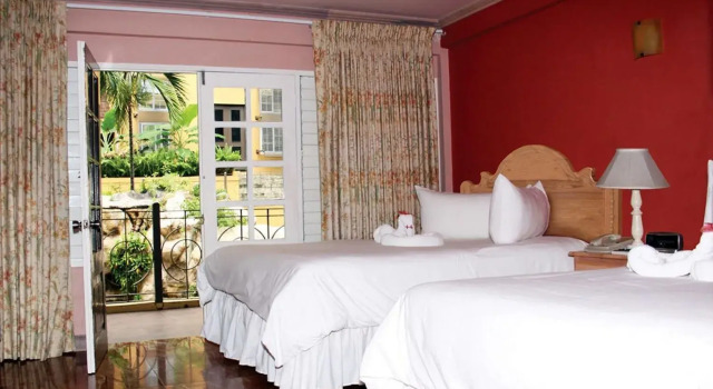 The Wexford Hotel Montego Bay, Забронировать Отель Отели Монтего-Бэй с парковкой, Парковка
