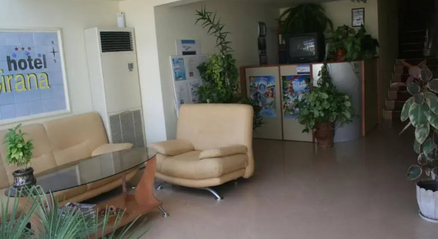 Mirana Family Hotel, Забронировать Отель Отели Сарафово с парковкой, Парковка