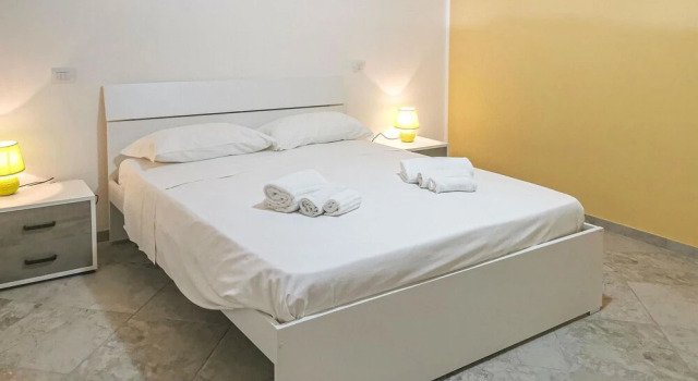 Nice Apartment in Policastro Bussentino With 1 Bedrooms and Wifi, Buchen Sie Ferienwohnung Policastro Bussentino 