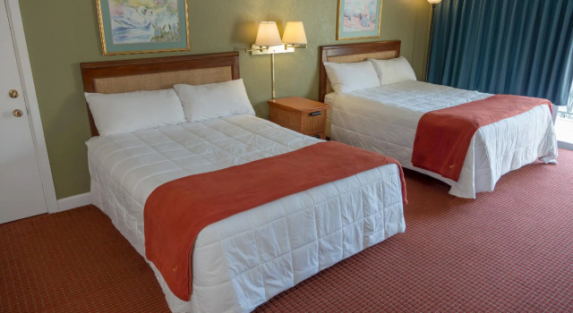 Четырёхместный номер Standard с видом на реку River Terrace Resort & Convention Center