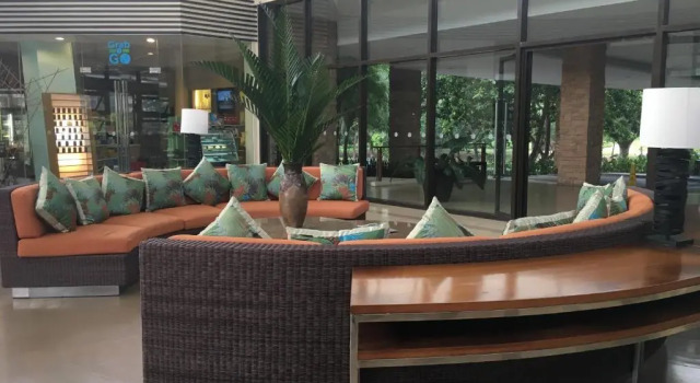 Myna Lagoon Pico de Loro, Забронировать Отель Назугбу 