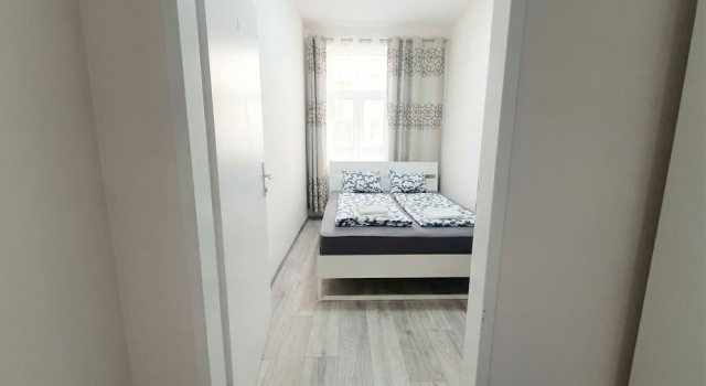 15 Min to Vienna Center - Affordable & Simple 5BR Apt with WIFI