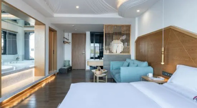 Люкс Deluxe Lugu Lake Qingchen Yipin 180° Lake View Hotel