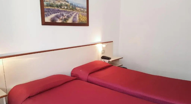 Кровать в общем номере (мужской номер) Hotel Boston