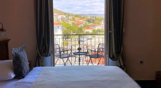Номер Standard с балконом Hotel Savoy