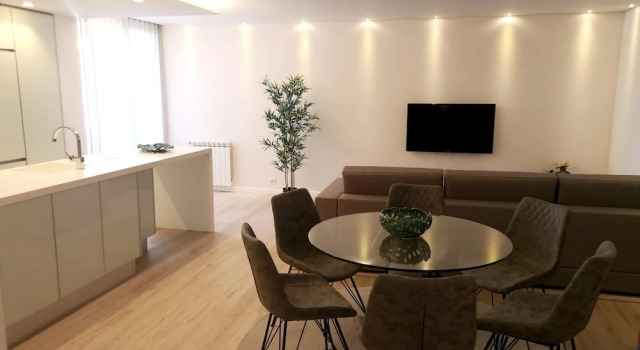 Apartment with 3 Bedrooms in Vila Do Conde, with Terrace And Wifi - 500 M From the Beach, Varaa Huoneisto Hotellit Porto pysäköinnillä, Pysäköinti