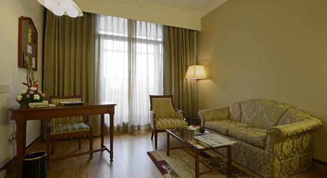 Sun-n-Sand, Varaa Hotelli Hotellit New Delhi uima-altaalla, Uima-allas
