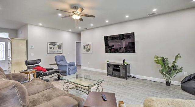 Palm Bay Home w/ Patio & Yard - 12 Mi to Beach!, Rezerwuj Dom wakacyjny Palm Bay Space Coast