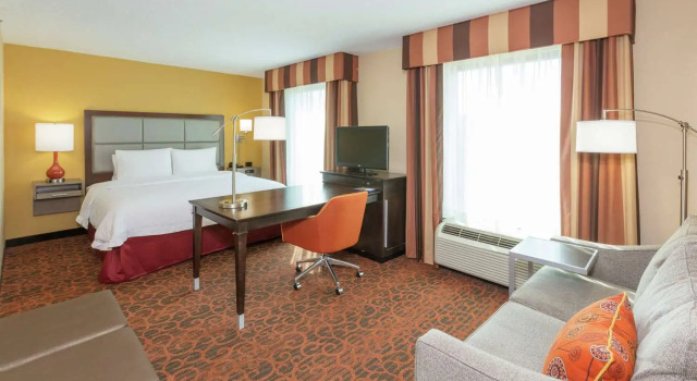 Люкс Hampton Inn & Suites Jacksonville-Airport