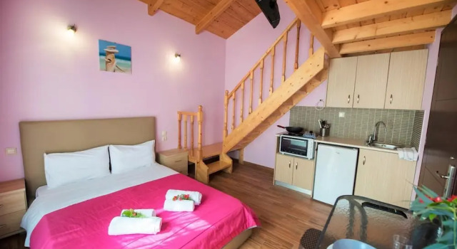 Argo Maisonettes & Suites