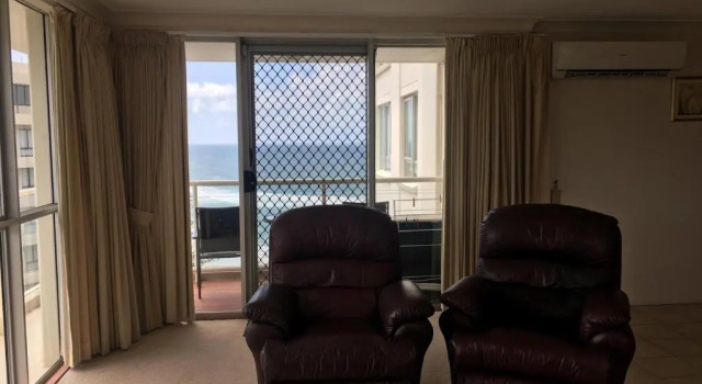 Апартаменты Economy Burleigh Beach Tower