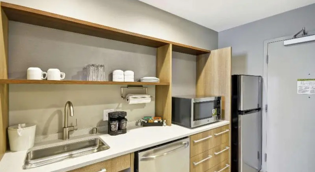 Номер Standard Home2 Suites Plano Legacy West