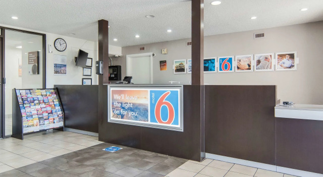 Motel 6-Addison, TX - Dallas, Забронировать Мотель Отели Эддисон с бассейном, Бассейн