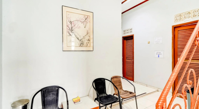 OYO 90048 Teratai Bekasi Guesthouse