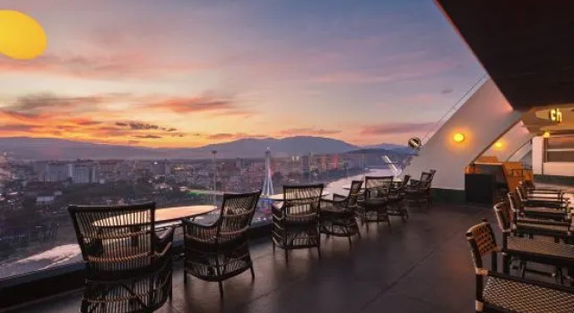 Люкс Floral Hotel · Cháo Chao Skyline River View Art Hotel