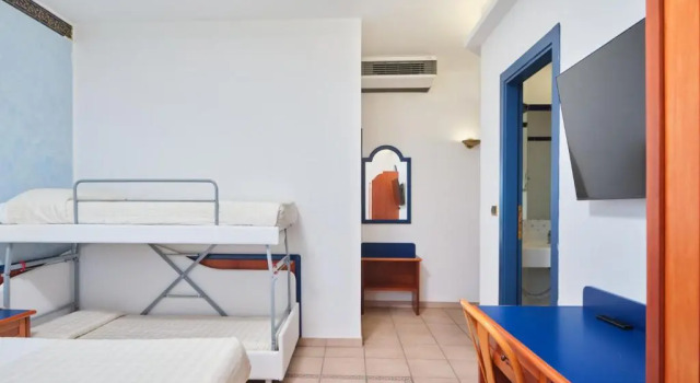 Четырёхместный номер Standard с частичным видом на море Hotel Ascot Riccione