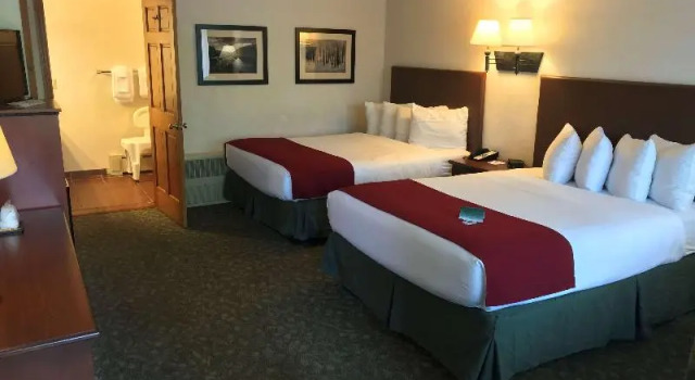 Номер Standard с балконом Best Western Adirondack Inn