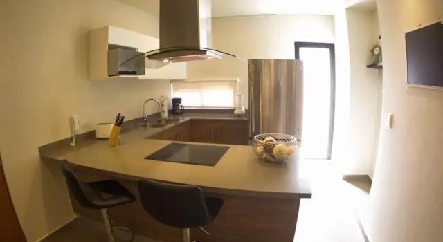 Апартаменты с 2 комнатами с балконом Lovely 2BR Condo in perfect neighborhood by Happy Address
