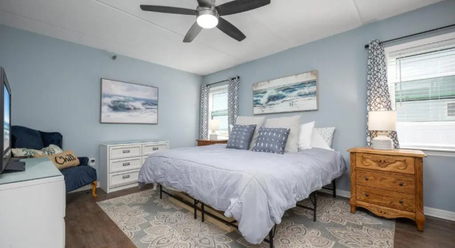 Beachcomber 304, 2BRs, Pool, Beach, Near Mayo Clinic, Sleeps 4