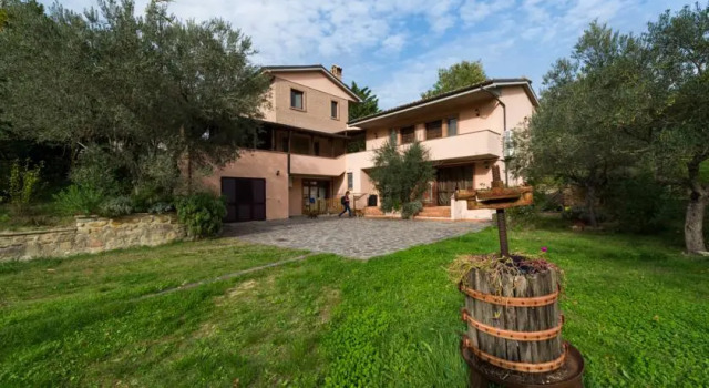 La Locanda dei Comacini, Rezervovat Hotel San Severino Marche 