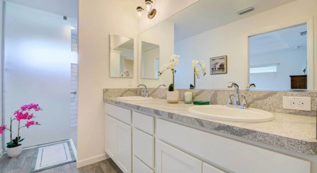 Near Golf & Shops: The Villages Home w/ Lanai!, Book Feriehus Sommerhuse i Wildwood, Hytte