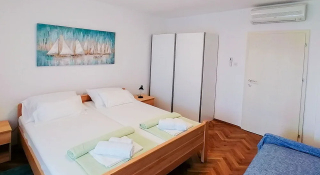 Apartments Miha, Забронировать Апартаменты/квартира Отели Крка с парковкой, рядом с Krk Harbour, Парковка