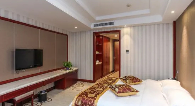 Люкс Deluxe Taihua Hotel