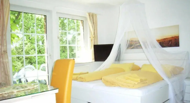 Апартаменты Ostsee Hotel-Pension An der Lindenallee