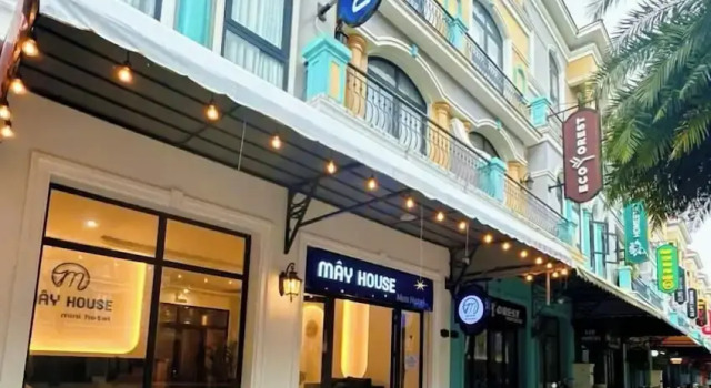 Mây House Grandworld on the beach