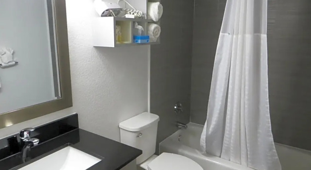 Четырёхместный номер Standard с частичным видом Days Inn by Wyndham Ormond Beach