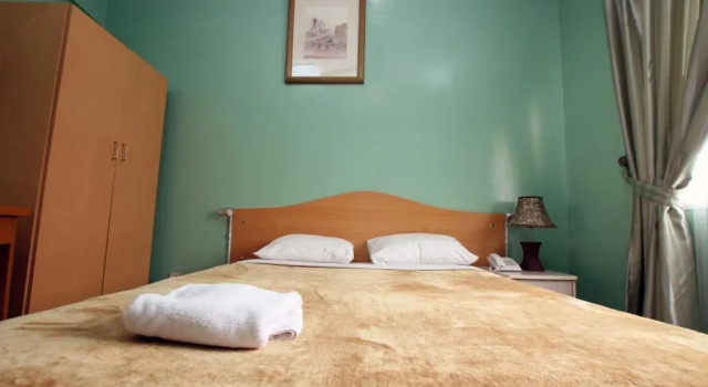 Zaineast Hotel