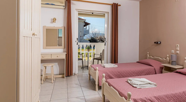 Двухместная студия Hotel Tassia for families & couples