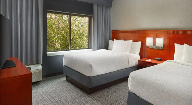 Courtyard by Marriott Charlottesville, Buchen Sie Hotel Charlottesville Shenandoah National Park