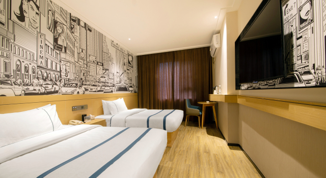 City Comfort Inn Hotel (Guilin Two Rivers And Four Lakes Sun Moon Twin Towers)