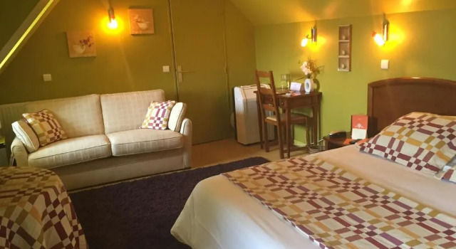 Четырёхместный номер Deluxe Auberge Du Cheval Blanc - Teritoria