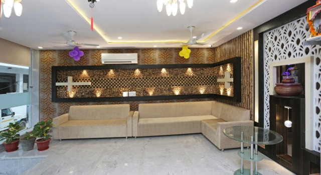 OYO 9268 Hotel Arch